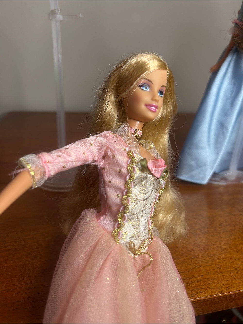 Barbie Princess and the Pauper Dolls - Picture 4 of 7